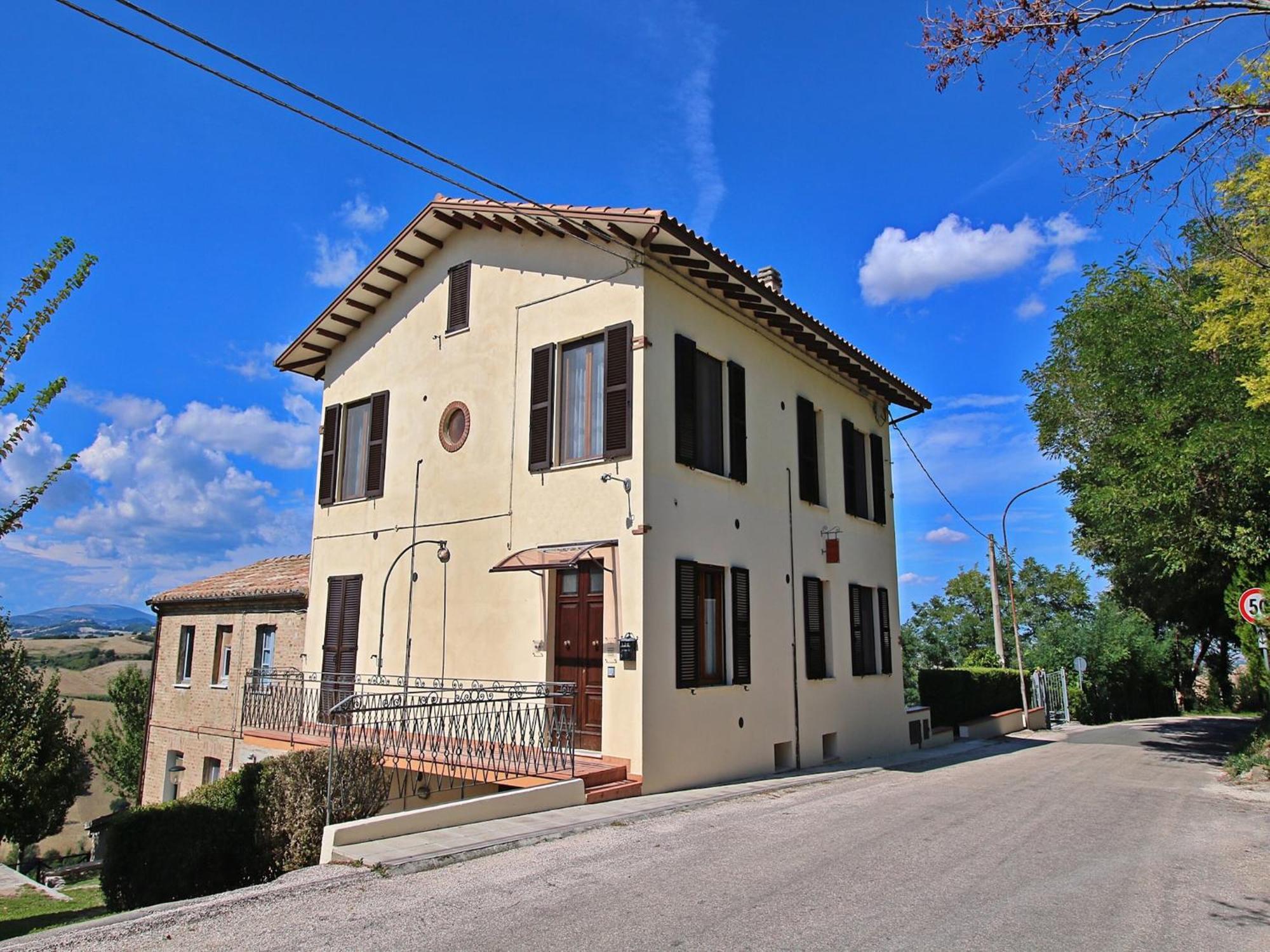 Nice Flat In Arcevia With Swimming Pool Екстер'єр фото
