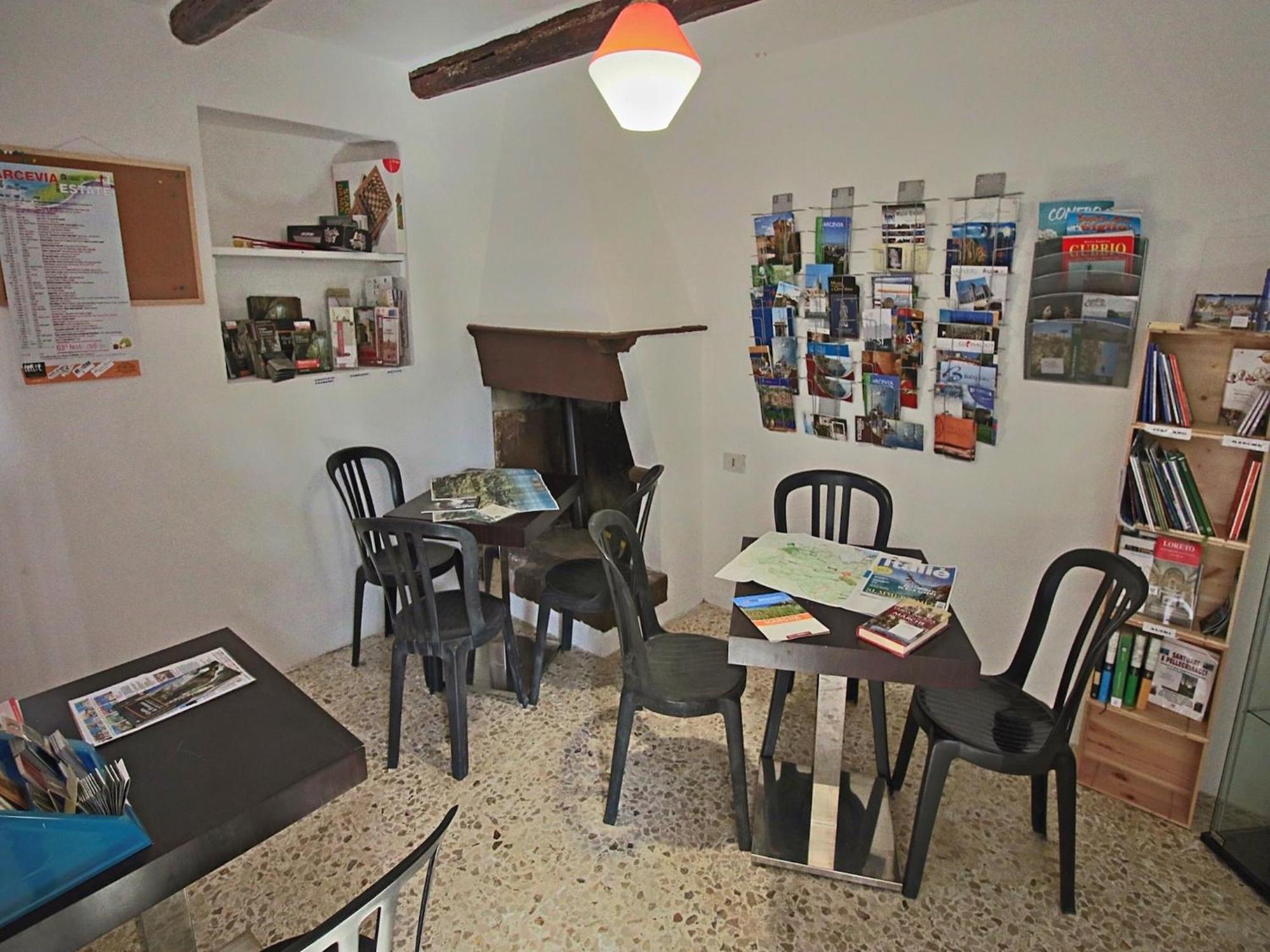 Nice Flat In Arcevia With Swimming Pool Екстер'єр фото